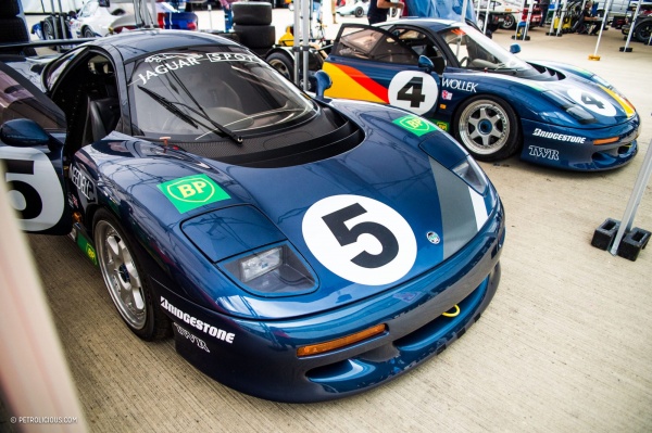 Jaguar XJR-15: суперкар, требующий полного контроля