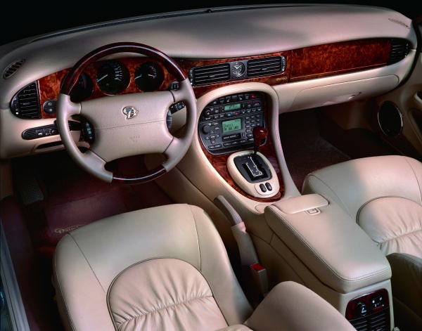 Jaguar XJ8 (X308)